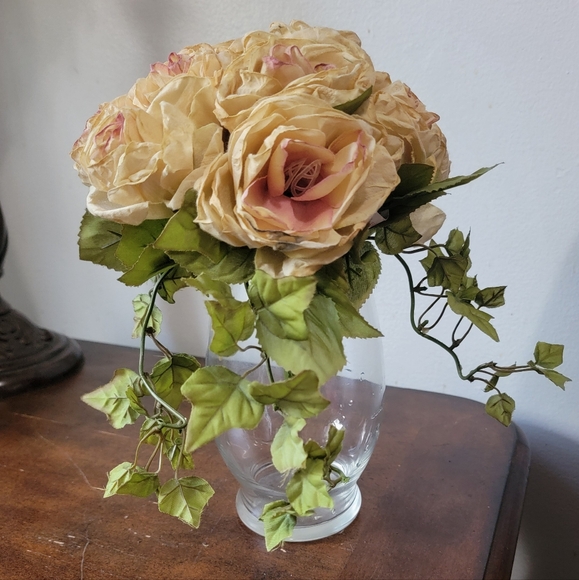 Rose Tussie Mussie Bouquet - Picture 1 of 10